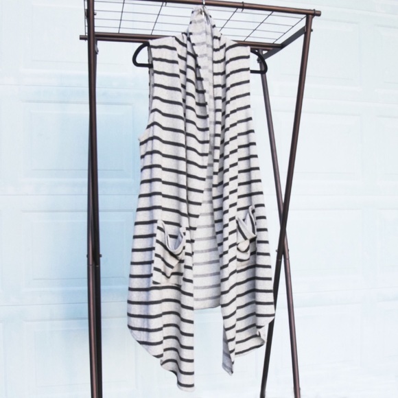 SOLD Vest in Grey and Black by Astars - Picture 1 of 4